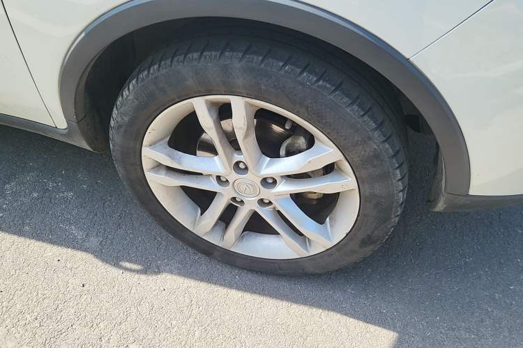 Used CHANGAN CS35 2014 1.6L Manual Luxury Navigation Model China IV Standard Right Front Wheel Hub