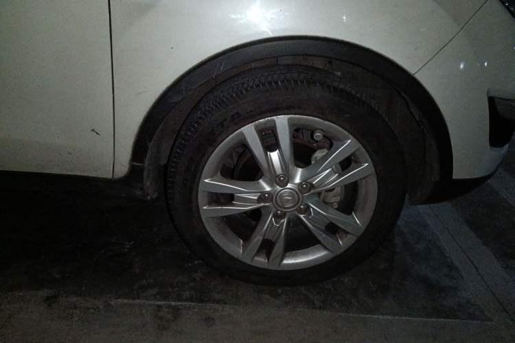 Used CHANGAN CS35 2014 1.6L Automatic Luxury Model China IV Standard Right Front Wheel Hub