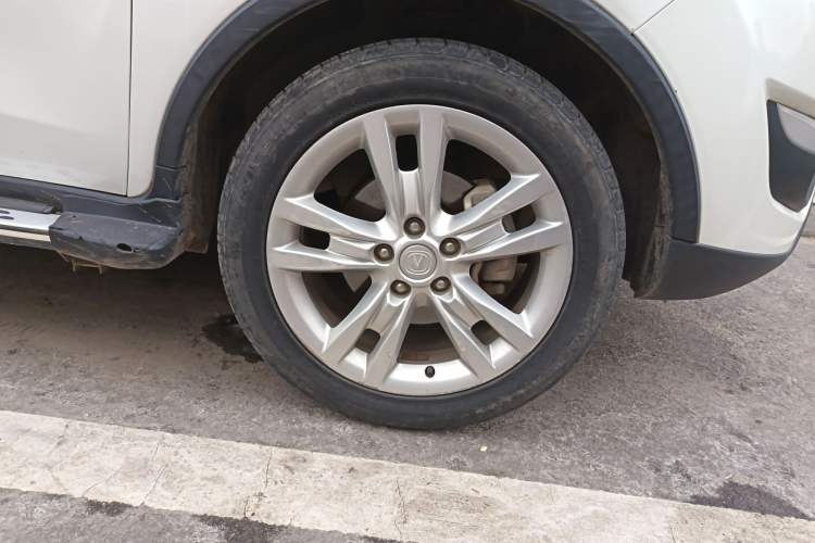 Used CHANGAN CS35 2014 1.6L Automatic Luxury Model China IV Standard Right Front Wheel Hub