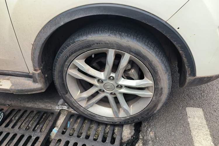 Used CHANGAN CS35 2014 1.6L Manual Luxury Model China IV Standard Right Front Wheel Hub