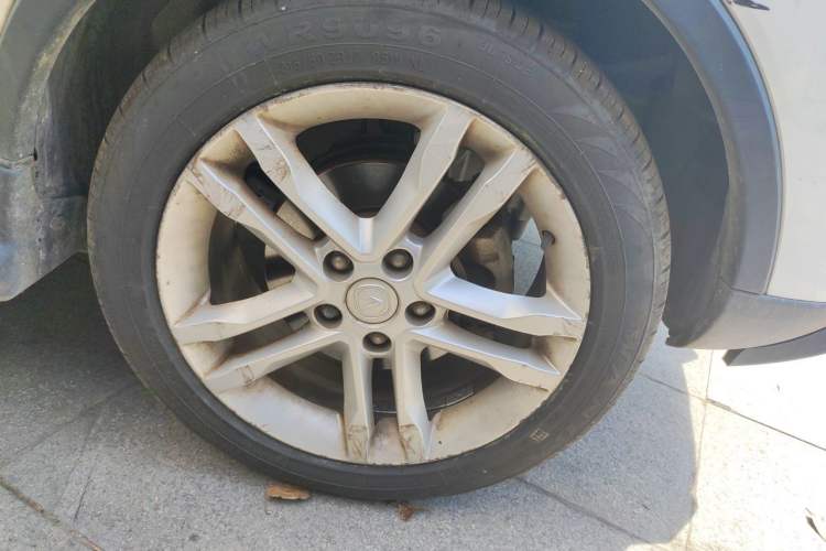 Used CHANGAN CS35 2014 1.6L Manual Luxury Model China IV Standard Right Front Wheel Hub