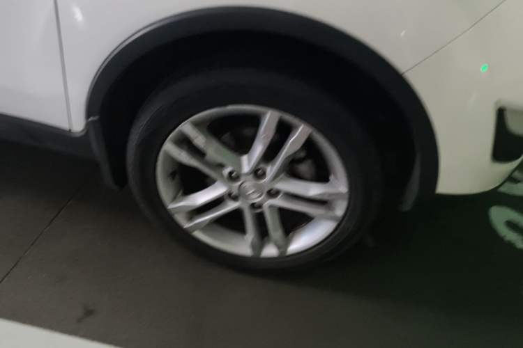 Used CHANGAN CS35 2014 1.6L Manual Luxury Model China IV Standard Right Front Wheel Hub