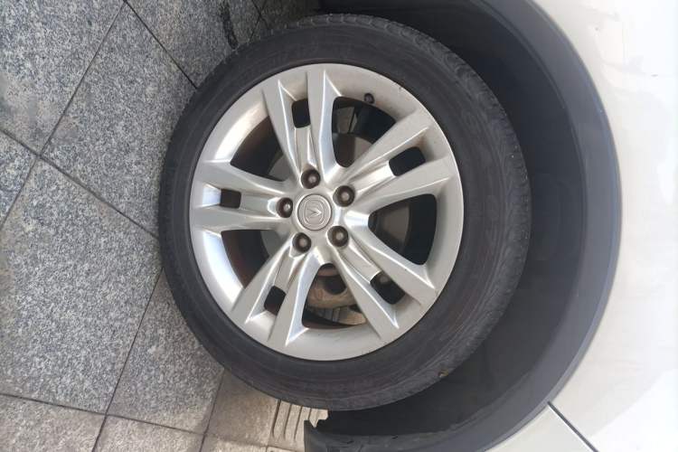 Used CHANGAN CS35 2014 1.6L Automatic Luxury Model China IV Standard Right Front Wheel Hub