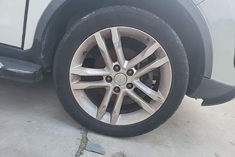Used CHANGAN CS35 2014 1.6L Manual Luxury Model China IV Standard Right Front Wheel Hub