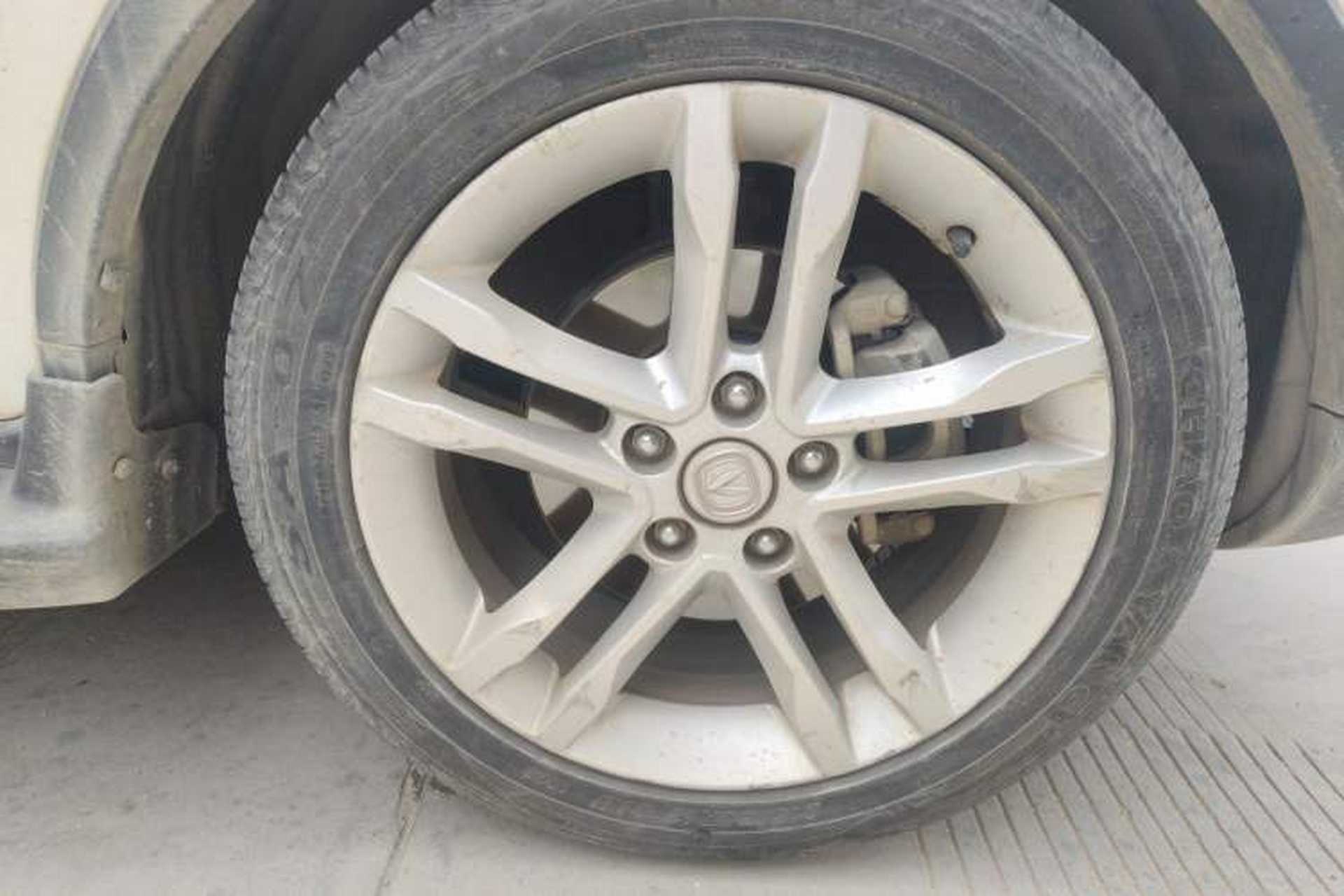 Used CHANGAN CS35 2014 1.6L Manual Luxury Navigation Model China IV Standard Right Front Wheel Hub