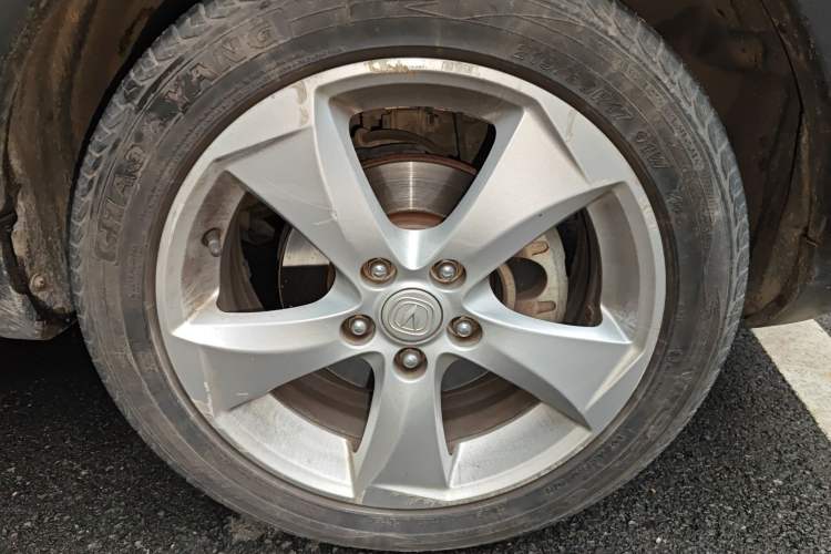 Used CHANGAN CS35 2014 1.6L Manual Luxury Model China IV Standard Right Front Wheel Hub