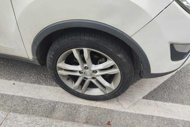 Used CHANGAN CS35 2014 1.6L Manual Luxury Model China IV Standard Right Front Wheel Hub