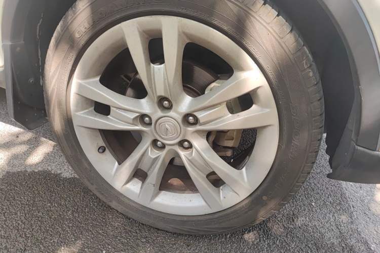 Used CHANGAN CS35 2014 1.6L Manual Luxury Model China IV Standard Right Front Wheel Hub