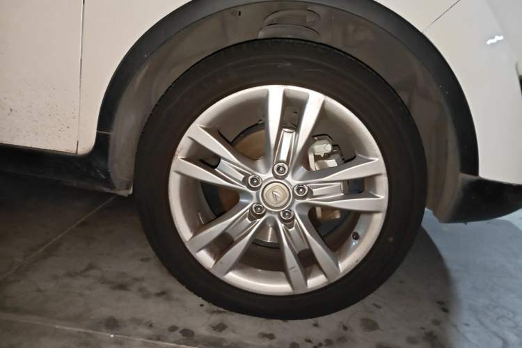 Used CHANGAN CS35 2014 1.6L Automatic Luxury Model China IV Standard Right Front Wheel Hub