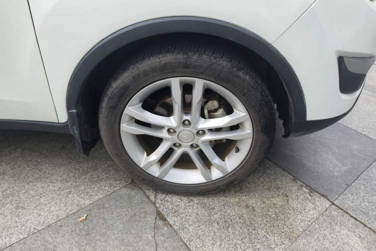 Used CHANGAN CS35 2014 1.6L Manual Luxury Model China IV Standard Right Front Wheel Hub