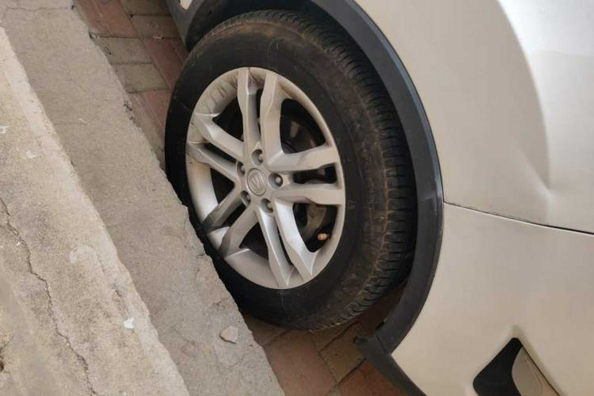 Used CHANGAN CS35 2014 1.6L Manual Luxury Model China IV Standard Right Front Wheel Hub