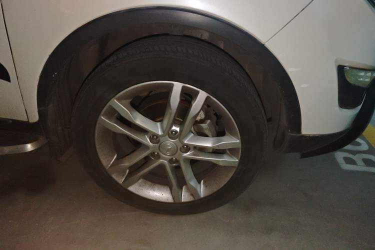 Used CHANGAN CS35 2014 1.6L Manual Luxury Model China IV Standard Right Front Wheel Hub