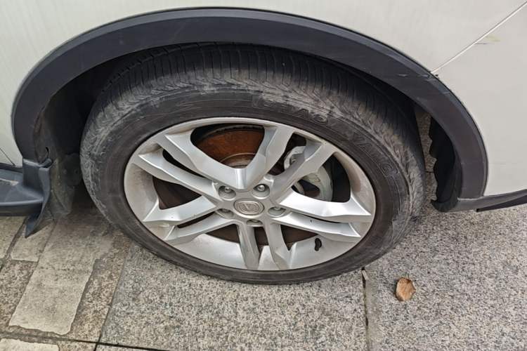 Used CHANGAN CS35 2014 1.6L Manual Luxury Model China IV Standard Right Front Wheel Hub