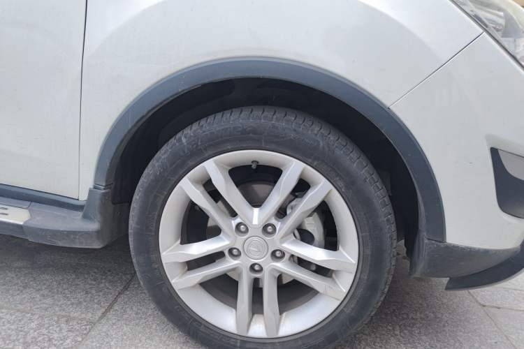 Used CHANGAN CS35 2014 1.6L Manual Comfort Version China IV Standard Right Front Wheel Hub