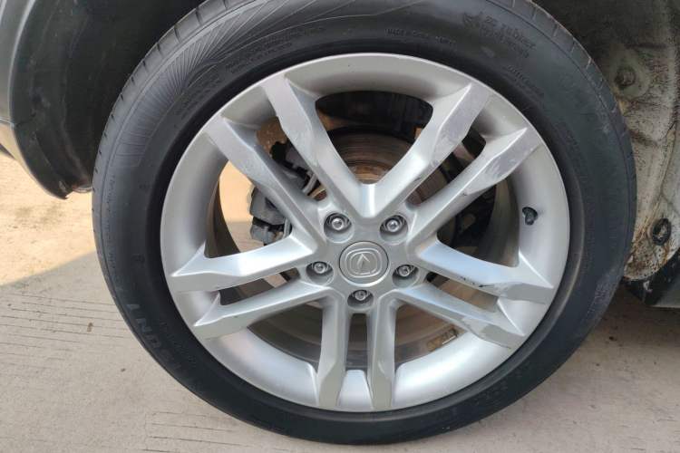 Used CHANGAN CS35 2014 1.6L Automatic Luxury Model China IV Standard Right Rear Wheel Hub