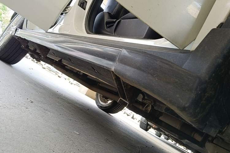 Used CHANGAN CS35 2014 1.6L Automatic Luxury Model China IV Standard Right Side Sill