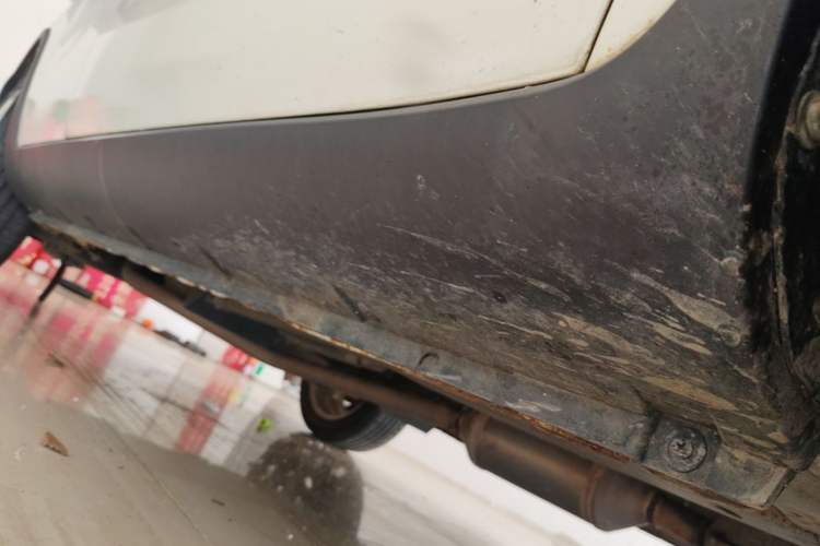 Used CHANGAN CS35 2014 1.6L Automatic Luxury Navigation Version China V Standard Right Side Sill