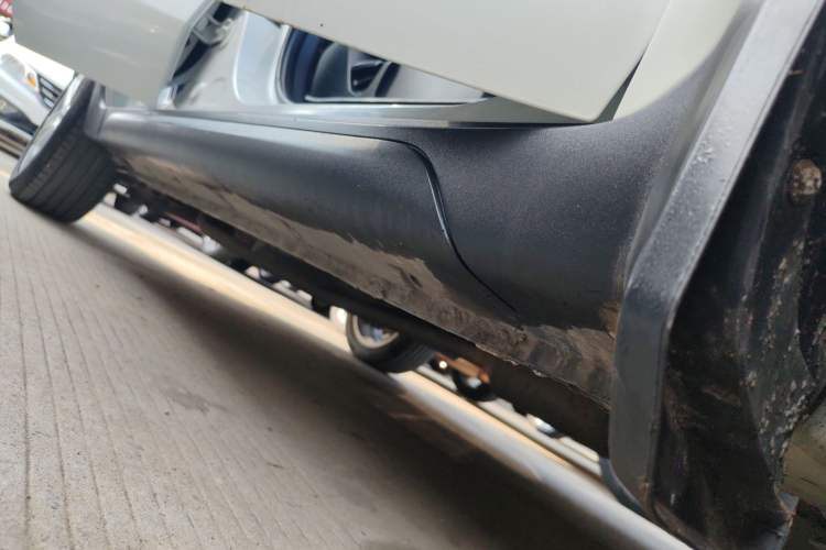 Used CHANGAN CS35 2014 1.6L Automatic Luxury Model China IV Standard Right Side Sill