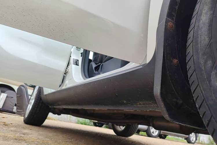 Used CHANGAN CS35 2014 1.6L Manual Luxury Model China IV Standard Right Side Sill