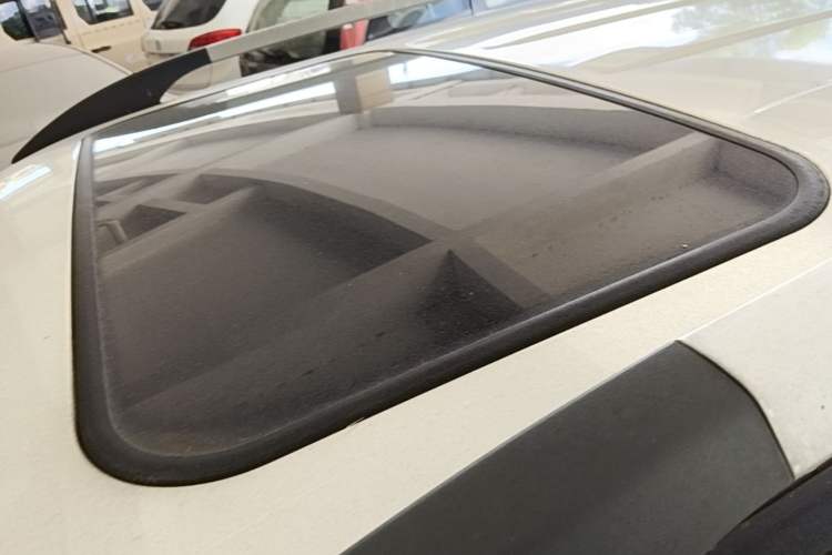 Used CHANGAN CS35 2014 1.6L Automatic Luxury Model China IV Standard Roof