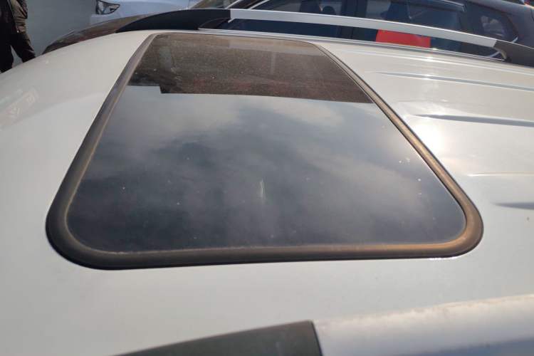 Used CHANGAN CS35 2014 1.6L Automatic Luxury Model China IV Standard Roof