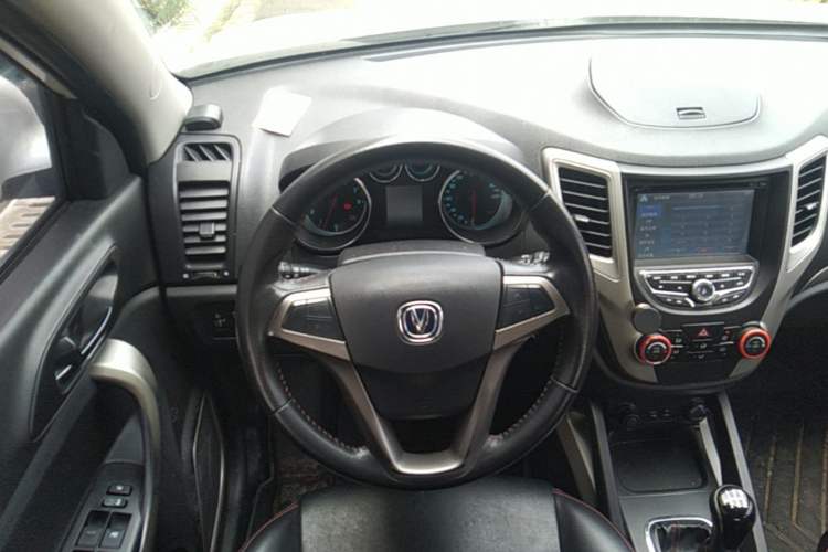 Used CHANGAN CS35 2014 1.6L Manual Luxury Navigation Model China IV Standard Steering Wheel