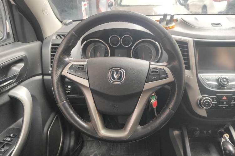 Used CHANGAN CS35 2014 1.6L Automatic Luxury Navigation Model China IV Standard Steering Wheel