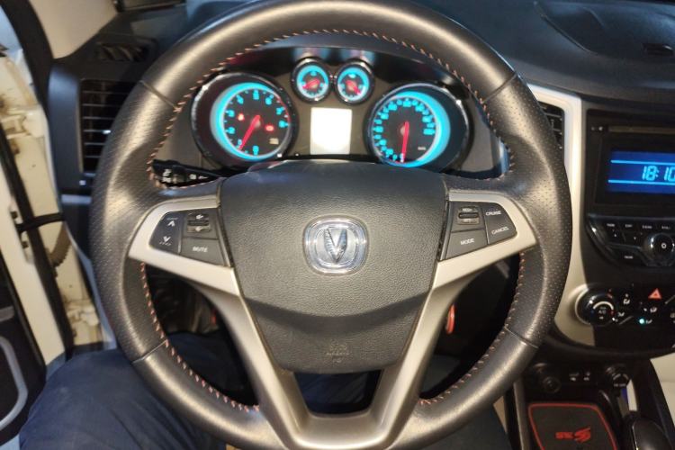 Used CHANGAN CS35 2014 1.6L Automatic Luxury Model China IV Standard Steering Wheel