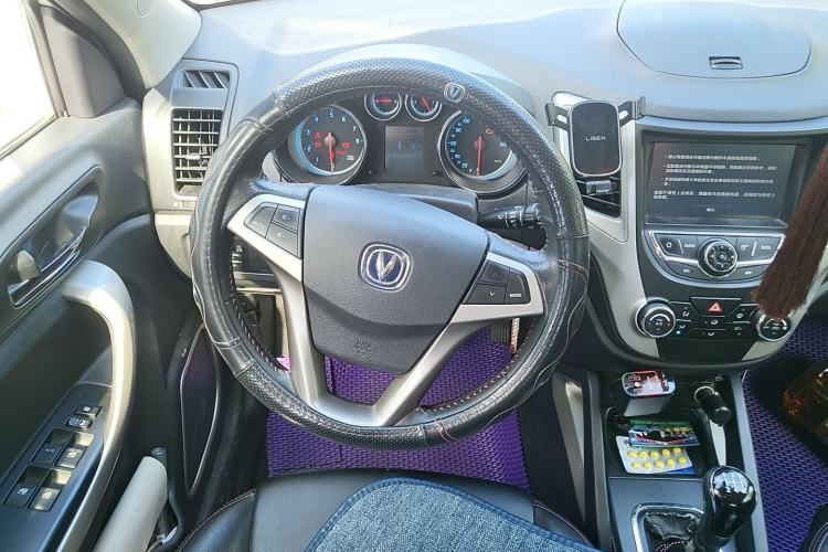 Used CHANGAN CS35 2014 1.6L Manual Luxury Navigation Model China IV Standard Steering Wheel