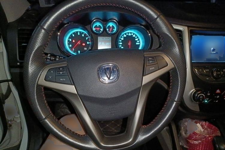 Used CHANGAN CS35 2014 1.6L Automatic Luxury Model China IV Standard Steering Wheel