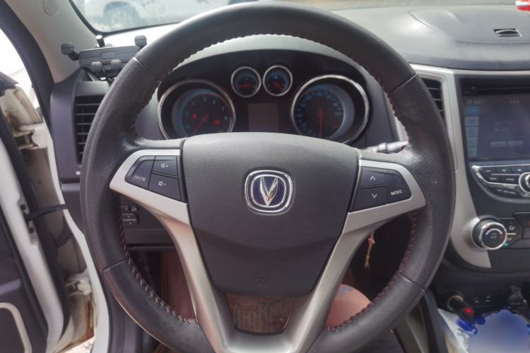 Used CHANGAN CS35 2014 1.6L Manual Luxury Model China IV Standard Steering Wheel