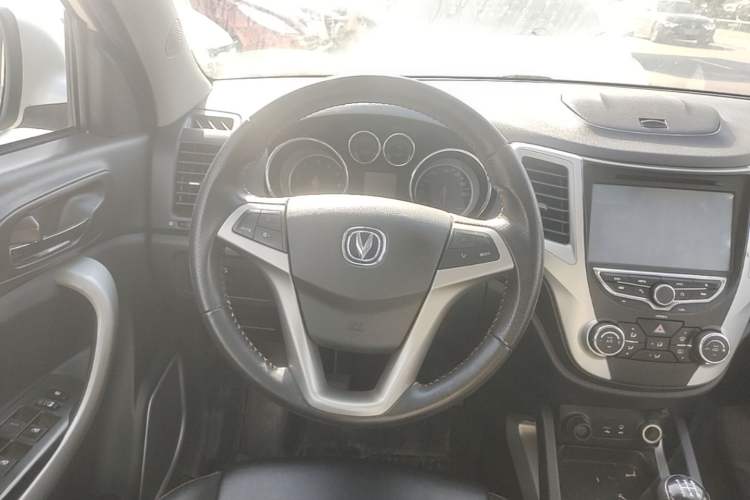 Used CHANGAN CS35 2014 1.6L Manual Luxury Model China IV Standard Steering Wheel
