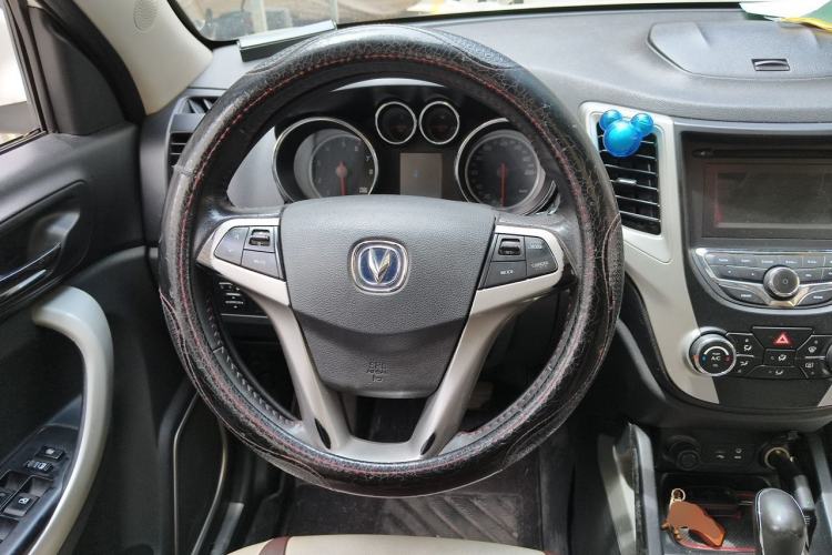 Used CHANGAN CS35 2014 1.6L Automatic Luxury Model China IV Standard Steering Wheel