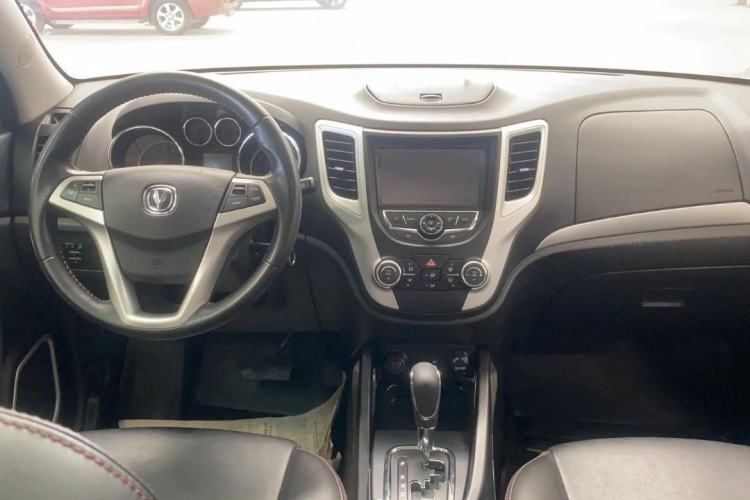 Used CHANGAN CS35 2014 1.6L Automatic Luxury Navigation Model China IV Standard Steering Wheel