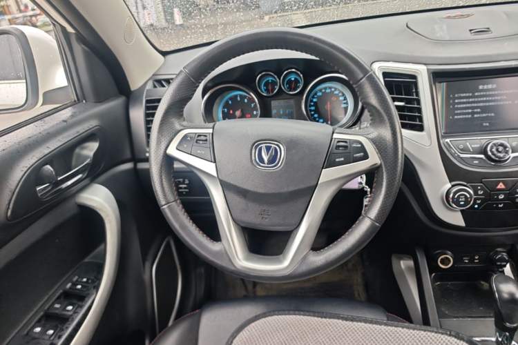Used CHANGAN CS35 2014 1.6L Automatic Luxury Model China IV Standard Steering Wheel
