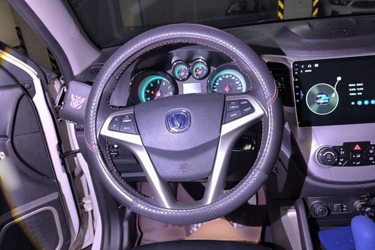 Used CHANGAN CS35 2014 1.6L Automatic Luxury Navigation Model China IV Standard Steering Wheel