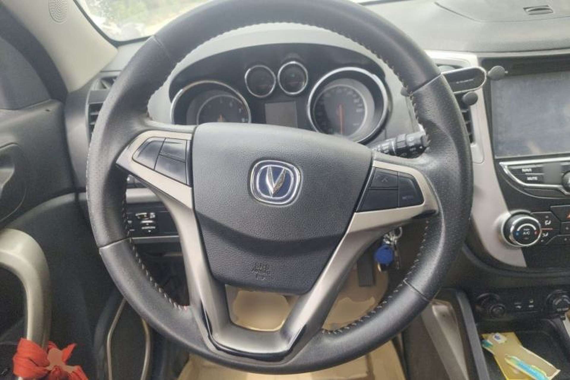 Used CHANGAN CS35 2014 1.6L Manual Luxury Navigation Model China IV Standard Steering Wheel