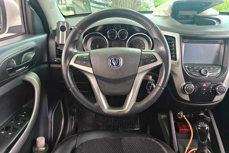 Used CHANGAN CS35 2014 1.6L Manual Luxury Model China IV Standard Steering Wheel