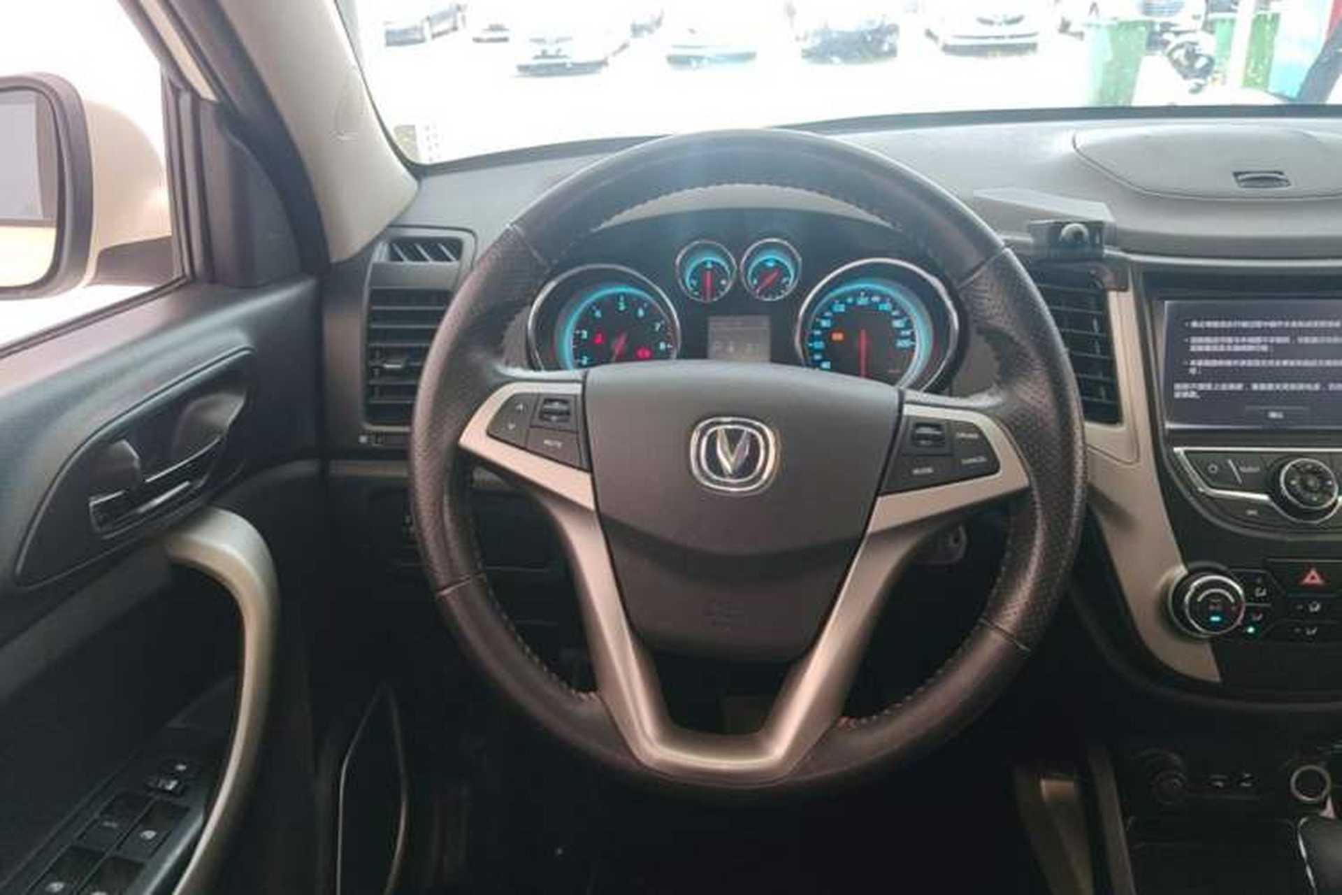 Used CHANGAN CS35 2014 1.6L Automatic Luxury Navigation Version China V Standard Steering Wheel