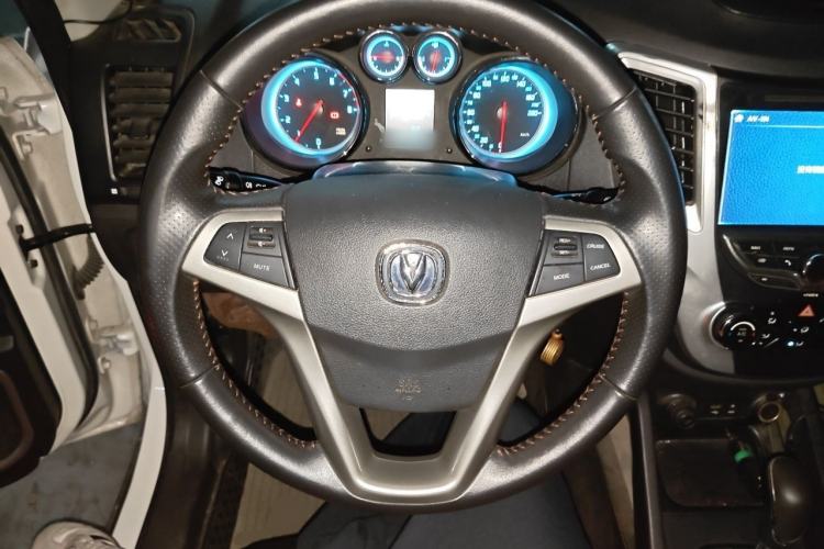 Used CHANGAN CS35 2014 1.6L Automatic Luxury Model China IV Standard Steering Wheel