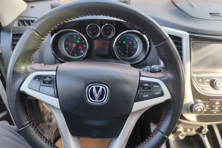 Used CHANGAN CS35 2014 1.6L Automatic Luxury Model China IV Standard Steering Wheel