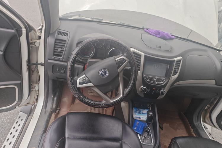 Used CHANGAN CS35 2014 1.6L Automatic Luxury Navigation Model China IV Standard Steering Wheel