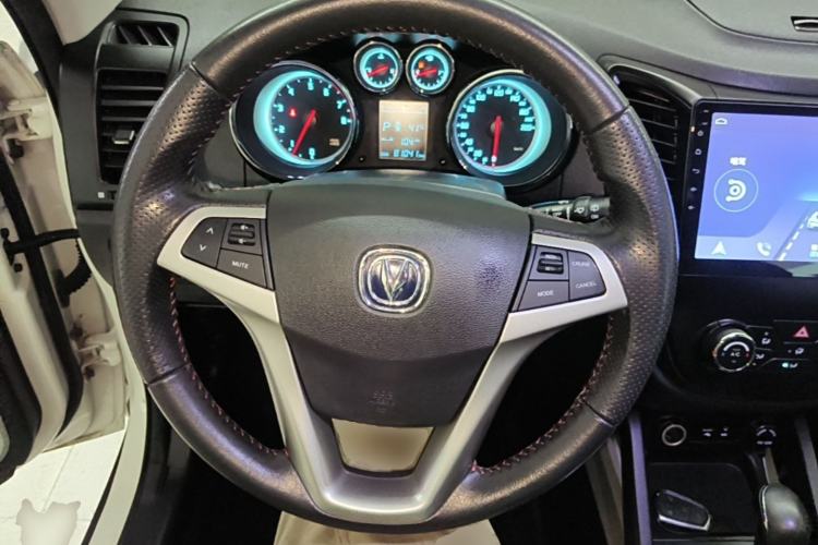 Used CHANGAN CS35 2014 1.6L Automatic Luxury Model China IV Standard Steering Wheel
