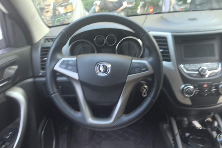 Used CHANGAN CS35 2014 1.6L Manual Luxury Model China IV Standard Steering Wheel
