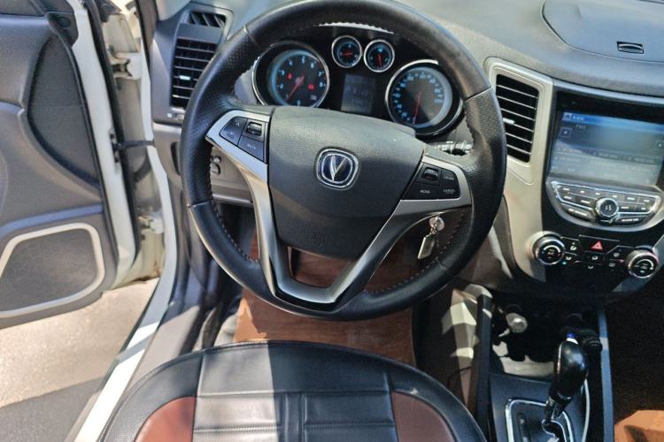 Used CHANGAN CS35 2014 1.6L Automatic Luxury Model China V Standard Steering Wheel