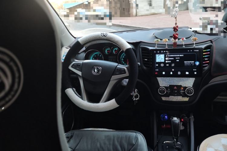 Used CHANGAN CS35 2014 1.6L Automatic Luxury Model China IV Standard Steering Wheel