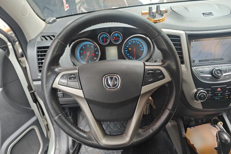 Used CHANGAN CS35 2014 1.6L Automatic Luxury Navigation Model China IV Standard Steering Wheel