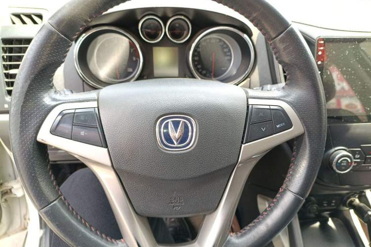 Used CHANGAN CS35 2014 1.6L Manual Luxury Model China IV Standard Steering Wheel
