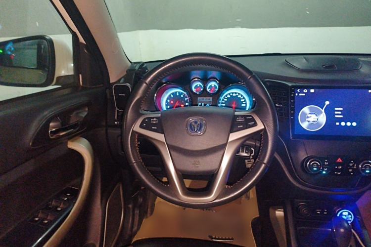Used CHANGAN CS35 2014 1.6L Automatic Luxury Model China IV Standard Steering Wheel