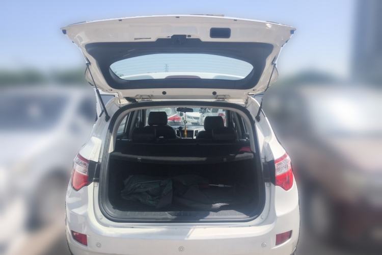 Used CHANGAN CS35 2014 1.6L Automatic Luxury Model China V Standard Trunk